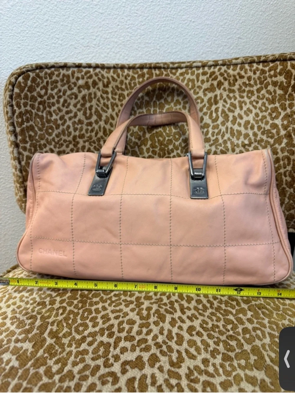 CHANEL elegant shoulder